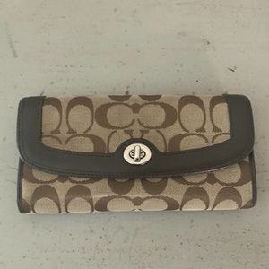 Coach wallet: Large Tri Fold Wallet